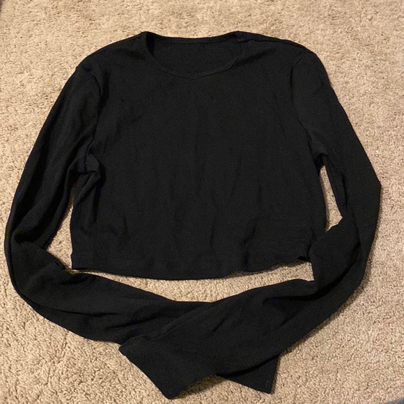 Black cropped long sleeve - Picture 1 of 1